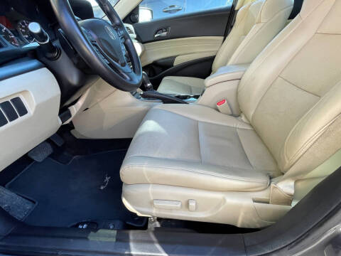 2013 Acura ILX 2.0L w/Tech