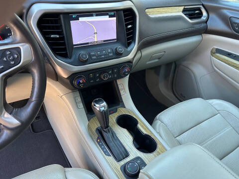 2017 GMC Acadia Denali