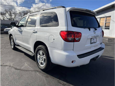 2015 Toyota Sequoia SR5