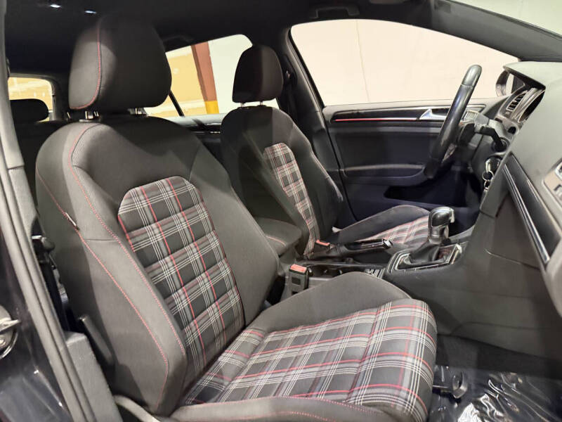 2017 Volkswagen Golf GTI S