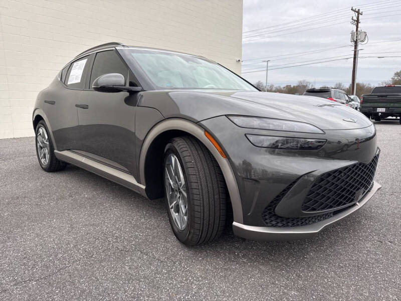 2024 Genesis GV60 Standard