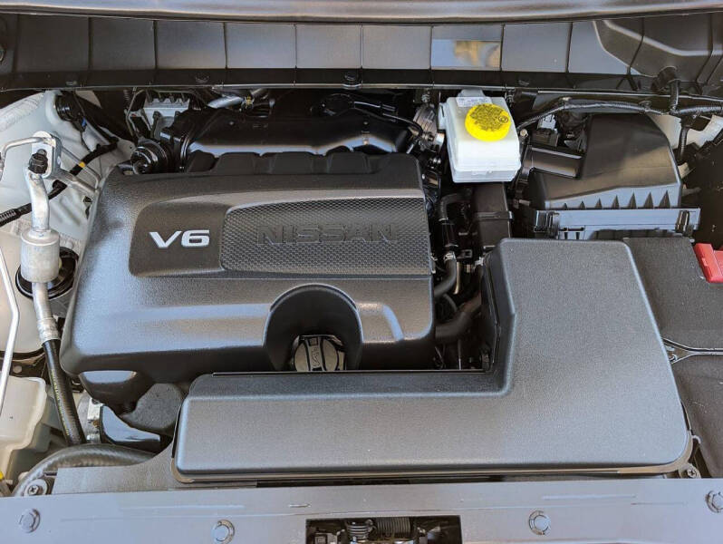 2022 Nissan Pathfinder SL