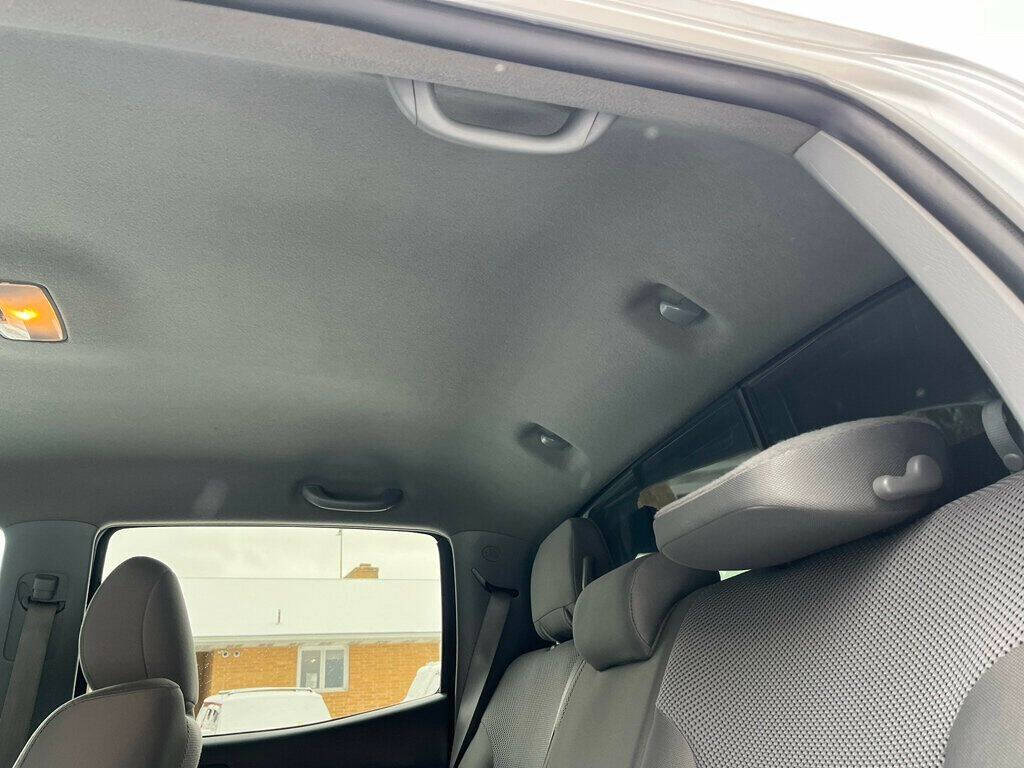 2013 Toyota Tacoma 36