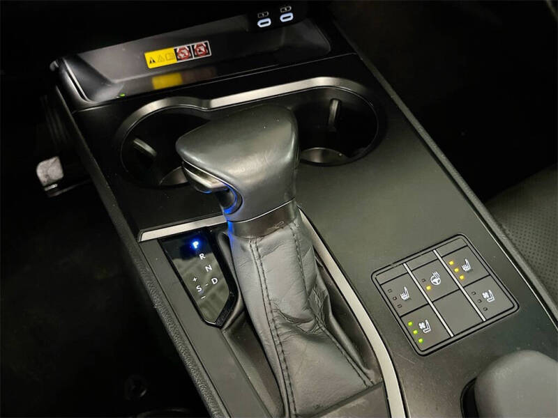 2024 Lexus UX 250h F SPORT Design