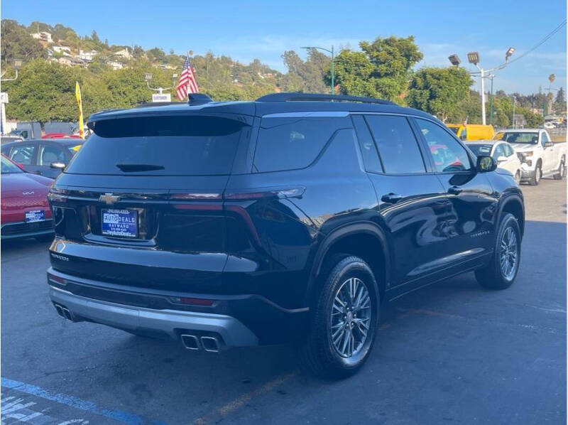 2025 Chevrolet Traverse LT