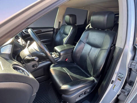 2013 Nissan Pathfinder Platinum