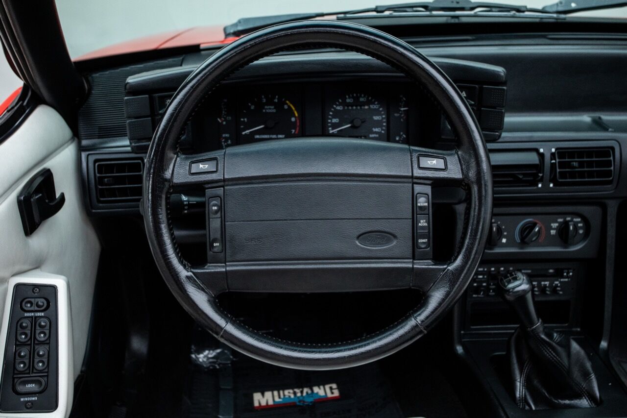 1992 Ford Mustang 56