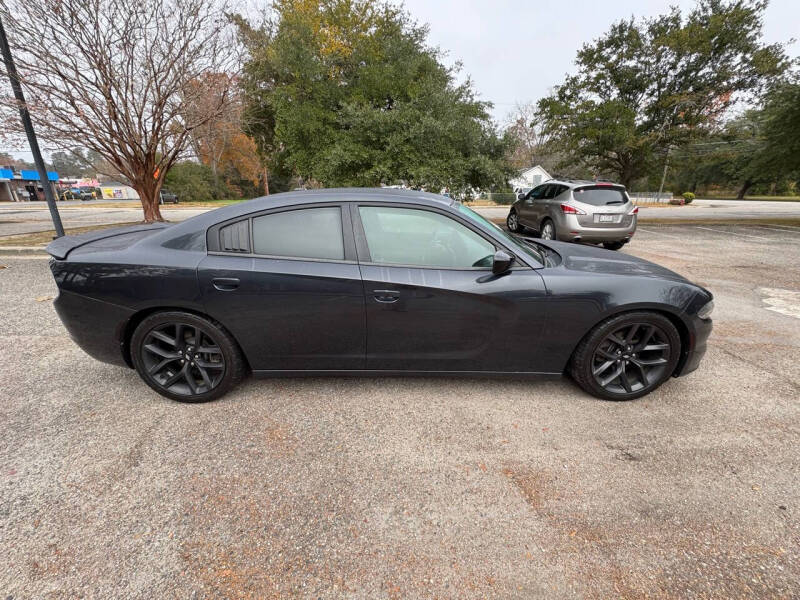 2019 Dodge Charger SXT photo 5