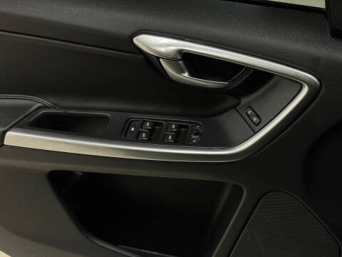 2017 Volvo XC60 T5 Dynamic