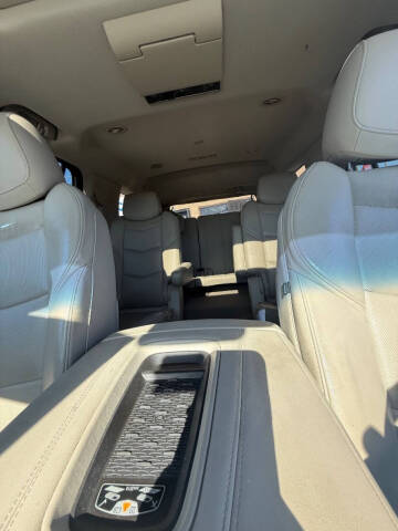 2017 Cadillac Escalade Luxury