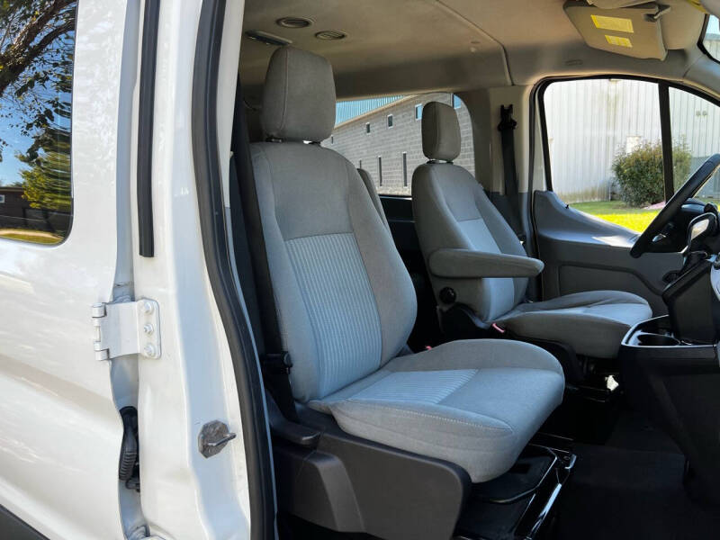 2016 Ford Transit XLT photo 23