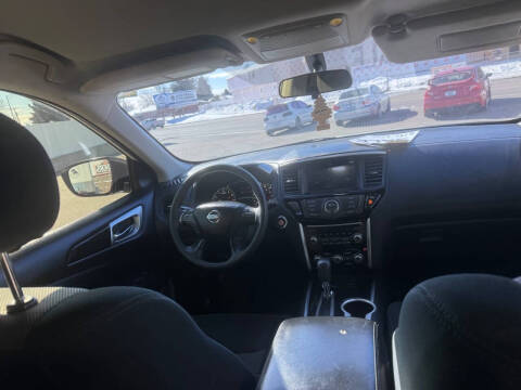 2019 Nissan Pathfinder SV