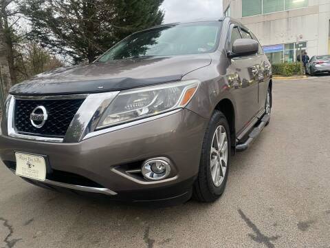 2014 Nissan Pathfinder for sale at Super Bee Auto in Chantilly VA