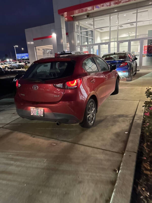 2020 Toyota Yaris Hatchback XLE