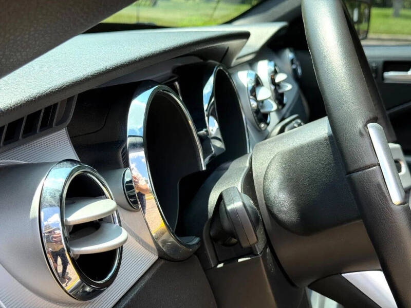 2006 Ford Mustang GT Deluxe