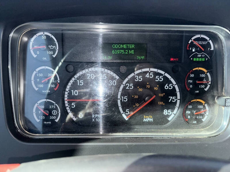 2017 Freightliner M2 106