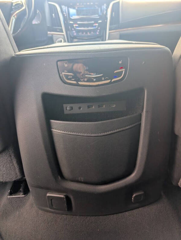 2019 Cadillac Escalade Luxury