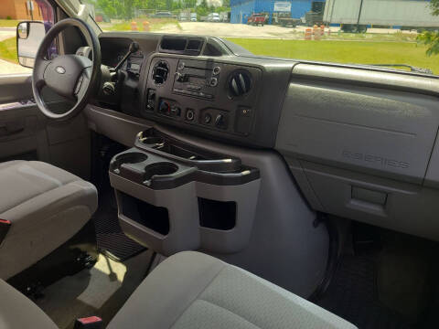 2011 Ford E-Series E-350 SD XLT