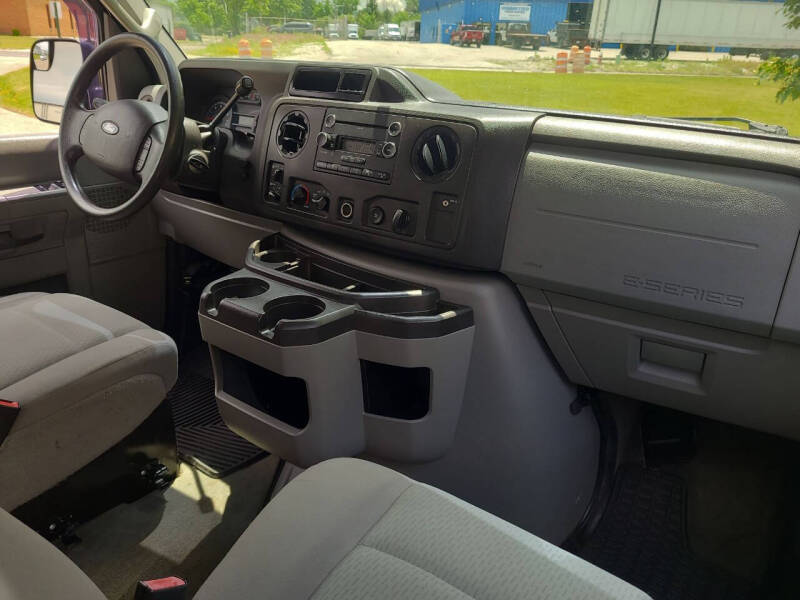 2011 Ford E-Series E-350 SD XLT