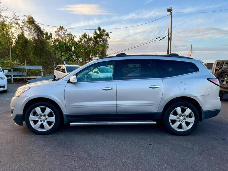 2016 Chevrolet Traverse 1LT photo 4