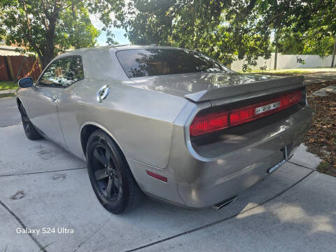 2014 Dodge Challenger SXT