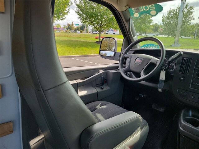 2022 GMC Savana 2500