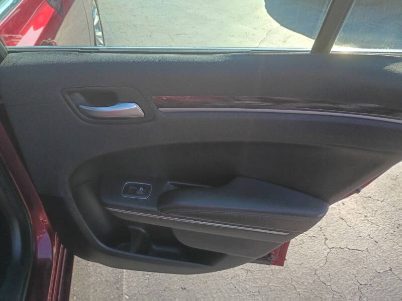 2018 Chrysler 300 Touring