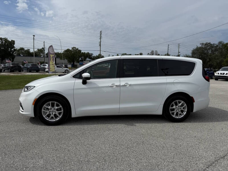 2023 Chrysler Pacifica Touring
