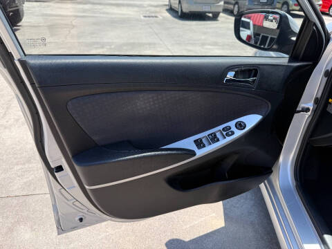 2013 Hyundai Accent SE