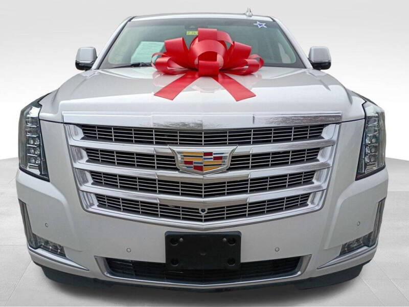 2018 Cadillac Escalade Luxury