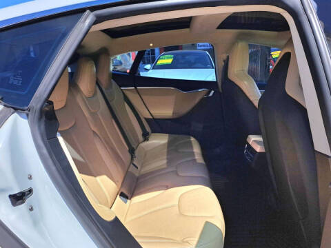2015 Tesla Model S