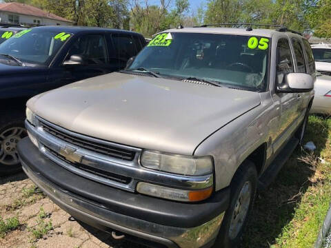 2005 Chevrolet Tahoe for sale at ALVAREZ AUTO SALES in Des Moines IA