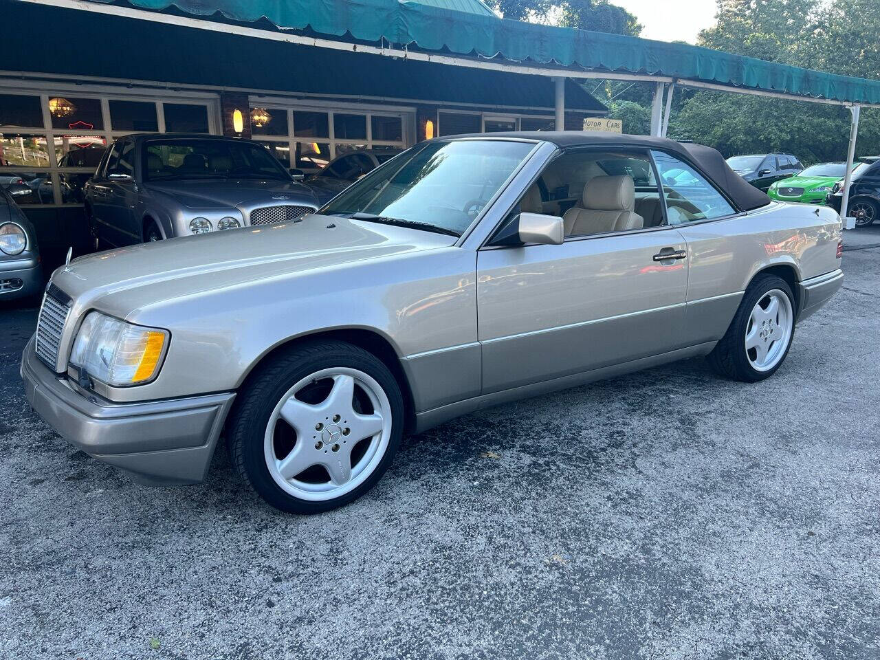 Champagne 1995 Mercedes-Benz E-Class E 320 Convertible E 320 2dr Convertible 1