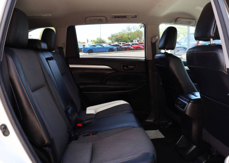 2017 Toyota Highlander LE Plus