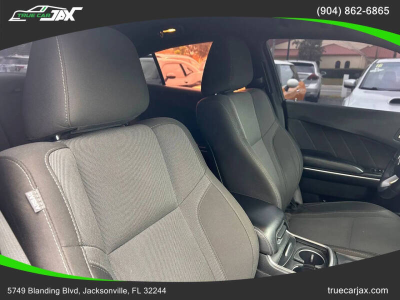 2017 Dodge Charger SXT