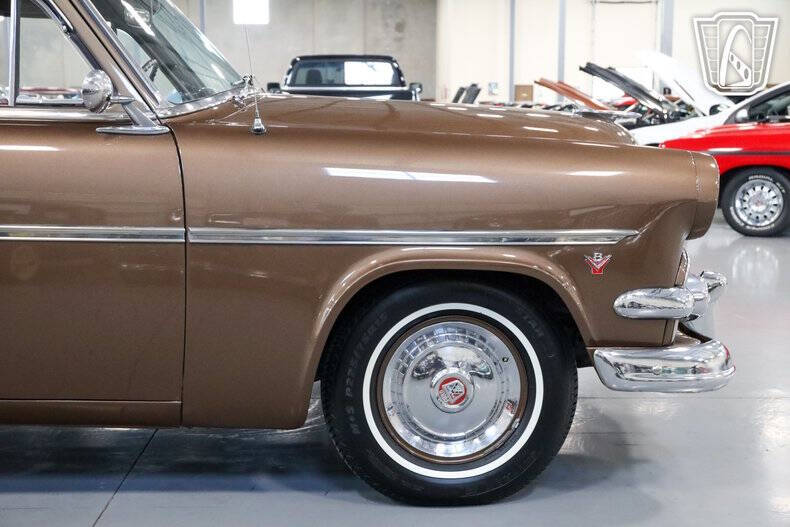1954 Ford Crestline