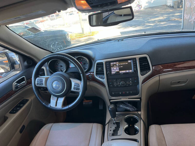 2013 Jeep Grand Cherokee Limited photo 14