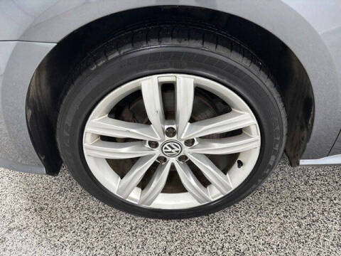 2016 Volkswagen Passat 1.8T SEL Premium