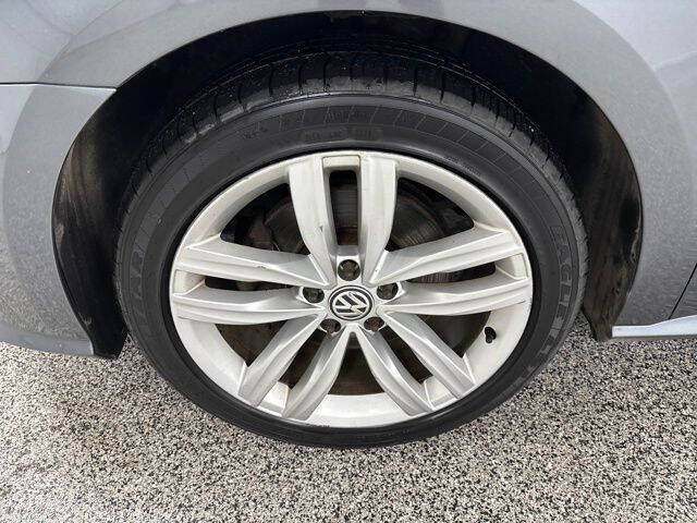 2016 Volkswagen Passat 1.8T SEL Premium