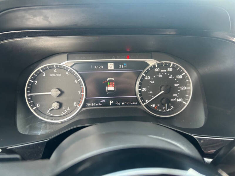 2023 Nissan Pathfinder SL