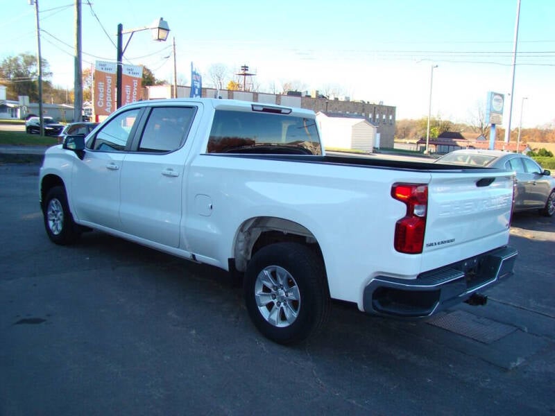 2019 Chevrolet Silverado 1500 LT photo 6