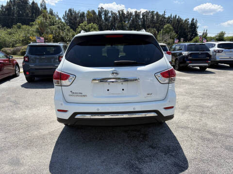 2016 Nissan Pathfinder SV