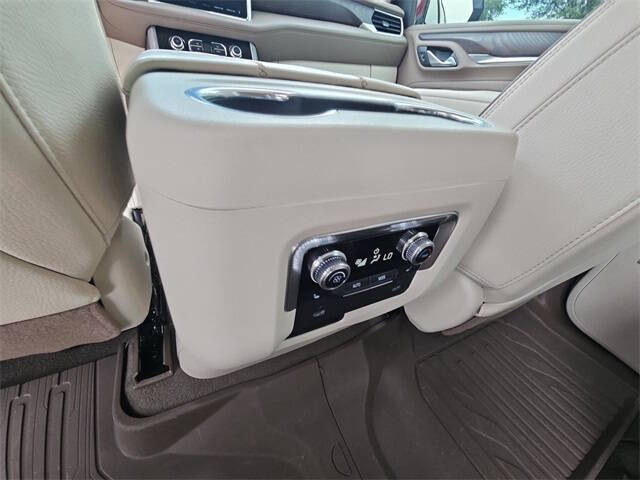 2023 GMC Yukon XL Denali