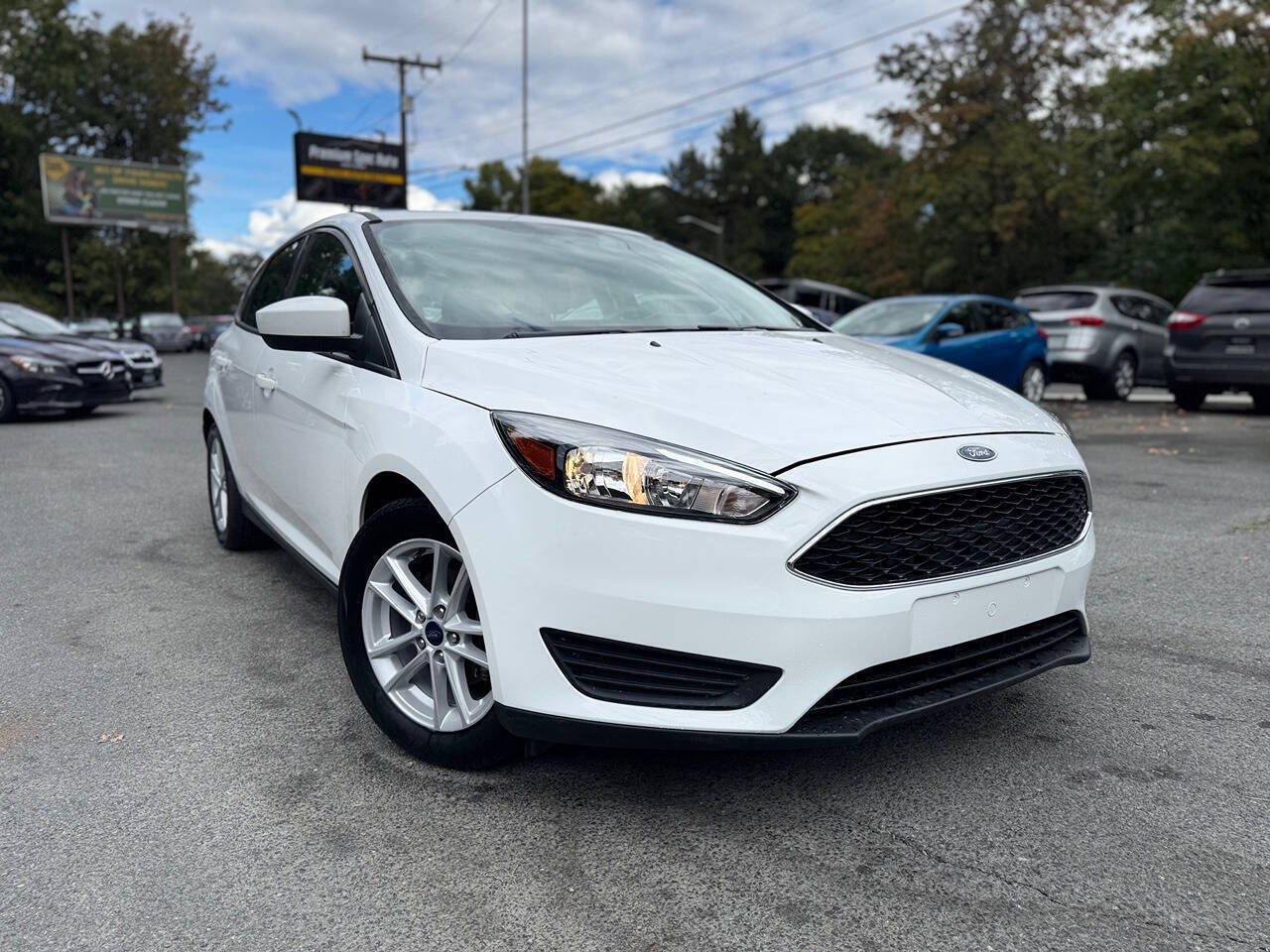 2018 Ford Focus SE 4dr Hatchback's photo