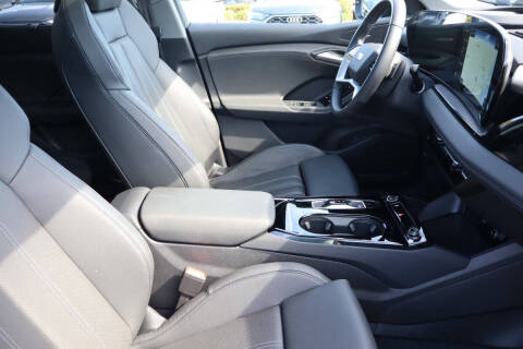 2025 Audi Q6 e-tron quattro Premium Plus