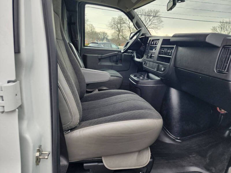2024 Chevrolet Express 2500