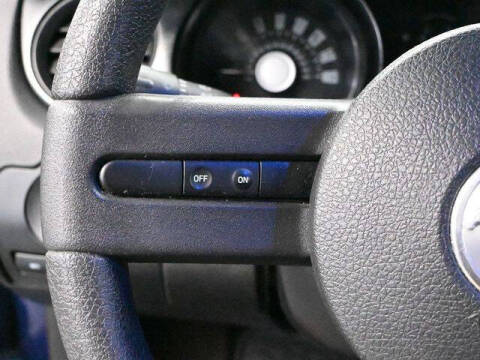 2012 Ford Mustang V6