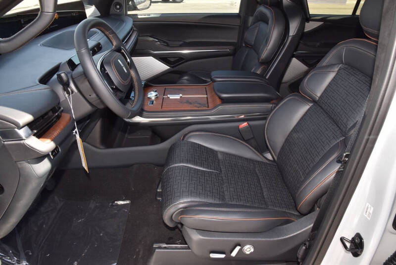 2025 Lincoln Navigator L Black Label