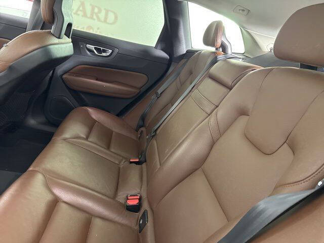 2018 Volvo XC60 T6 Momentum