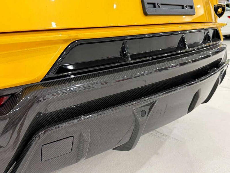 2024 Lamborghini Urus Performante